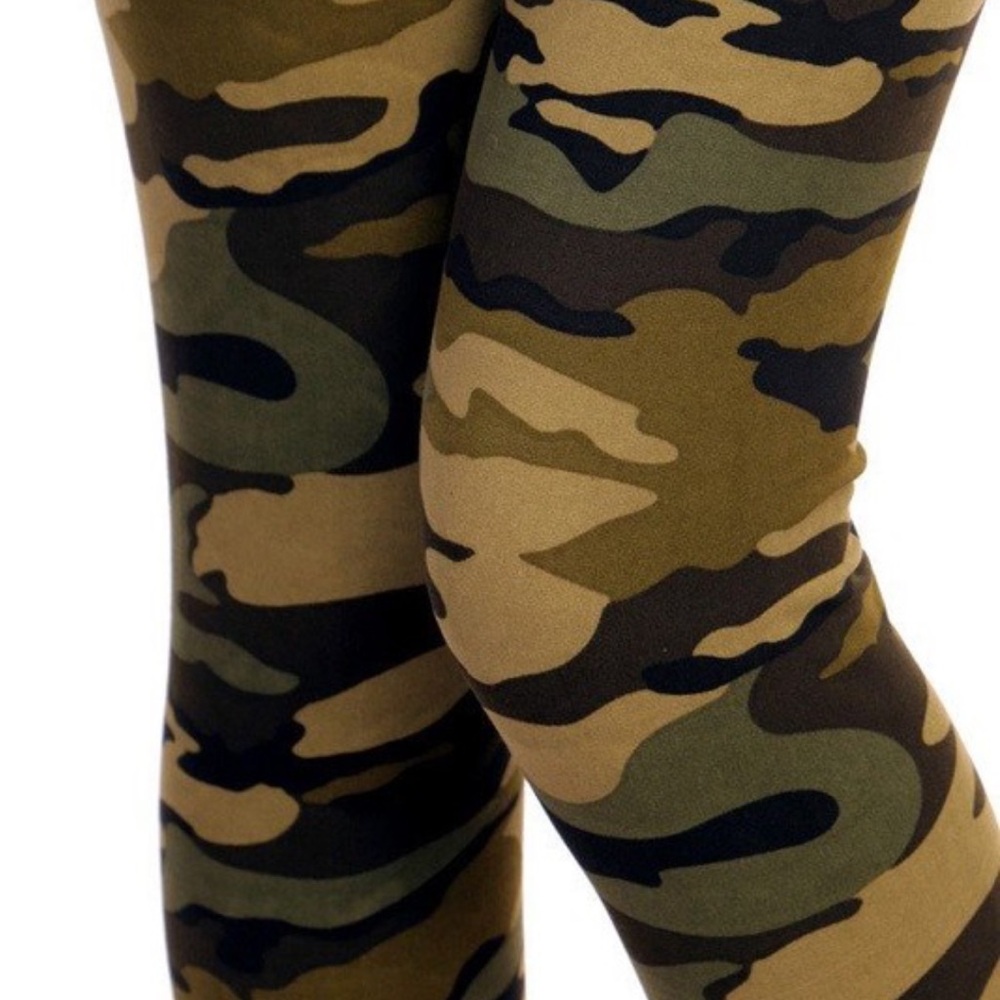 NWT! Women's Camouflage Soft Comfy Stretchy Capri Leggings - Picture 5 of 5